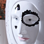 Ваза с декоративными лицами и графическими элементами в виде сердец и символов Faces of Imagination варинант исполнения - 6 | Loft Concept в Барнауле