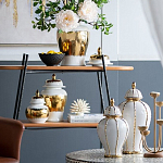 Ваза белая с крышкой и золотистыми фрагментами Chinoiserie Ceramics варинант исполнения - 3 | Loft Concept в Барнауле