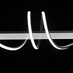 Люстра линейная черного цвета с волнообразным металлическим элементом Luke Lampco Tracer Lamp варинант исполнения - 6 | Loft Concept в Барнауле