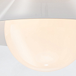 Потолочный светильник в форме конуса с белым шарообразным плафоном Quintiesse варинант исполнения - 3 | Loft Concept в Барнауле