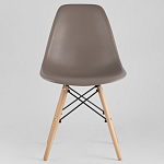 Пластиковый стул на ножках из массива бука Eames Cappuccino варинант исполнения - 3 | Loft Concept в Барнауле