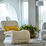 Кресло изогнутое с обивкой из ткани букле Smooth Bend Boucle Chair варинант исполнения - 9 | Loft Concept в Барнауле