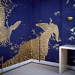 Обои ручная роспись в стиле Арт-деко Whistler Peacocks Colourway SC-100 on Empire Blue dyed silk варинант исполнения - 2 | Loft Concept в Барнауле