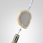 Подвесной светильник с шарообразным плафоном из белого стекла с подвеской из камня и кисточкой Agatelle варинант исполнения - 7 | Loft Concept в Барнауле