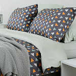 Постельное белье из сатина с принтом треугольники 150х200 см Triangular Dreams варинант исполнения - 7 | Loft Concept в Барнауле