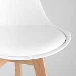 Стул с основой из пластика и мягким сиденьем Arvika White варинант исполнения - 7 | Loft Concept в Барнауле