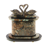 Часы настольные из натурального камня с декором в виде двух лебедей Swans Stone Clock варинант исполнения - 3 | Loft Concept в Барнауле