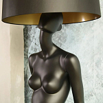 Лампа MANNEQUIN LAMP с абажуром модельный позинг варинант исполнения - 4 | Loft Concept в Барнауле