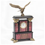 Часы настольные из родонита и бронзы с декором в виде орла Eagle Stone Clock варинант исполнения - 2 | Loft Concept в Барнауле