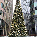 Уличная Новогодняя Ель с золотыми шарами и звездой на вершине в комплекте варинант исполнения - 1 | Loft Concept в Барнауле