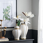 Ваза белая с крышкой и золотистыми вертикальными полосками Chinoiserie Ceramics варинант исполнения - 1 | Loft Concept в Барнауле