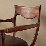 Кушетка с деревянным каркасом и сиденьем из коричневой натуральной кожи Moon Walnut Furniture варинант исполнения - 3 | Loft Concept в Барнауле