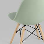 Пластиковый стул на ножках из массива бука Eames Mint варинант исполнения - 6 | Loft Concept в Барнауле