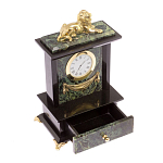 Часы настольные с декором в виде льва из натурального камня Нефрит Lion Stone Clock варинант исполнения - 3 | Loft Concept в Барнауле