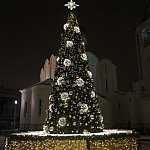 Уличная Новогодняя Ель с золотыми шарами и звездой на вершине в комплекте варинант исполнения - 2 | Loft Concept в Барнауле
