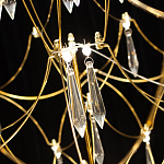 Люстра подвесная с изогнутым металлическим каркасом и множеством хрустальных подвесок Золото Диаметр 80 см Quasar варинант исполнения - 2 | Loft Concept в Барнауле