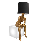 Лампа MANNEQUIN LAMP с абажуром девушка на кресле варинант исполнения - 3 | Loft Concept в Барнауле