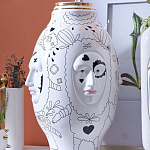 Ваза с декоративными лицами и графическими элементами в виде сердец и символов Faces of Imagination варинант исполнения - 7 | Loft Concept в Барнауле