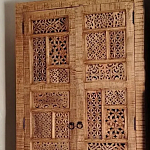 Этнический шкаф с орнаментом резьба из дерева Indian Antique Furniture варинант исполнения - 1 | Loft Concept в Барнауле