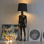 Лампа MALE MANNEQUIN LAMP с абажуром открытый позинг варинант исполнения - 3 | Loft Concept в Барнауле
