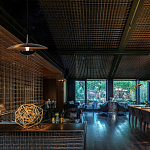 Подвесной светильник с золотым металлическим плафоном округлой формы и декоративным элементом из чёрного мрамора Midnight Grace  варинант исполнения - 3 | Loft Concept в Барнауле